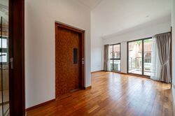 Holland Link (D10), Terrace #503034771